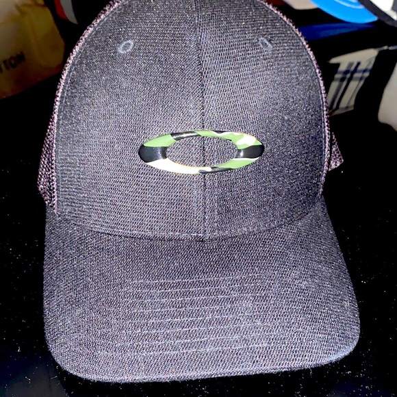 Oakley hat